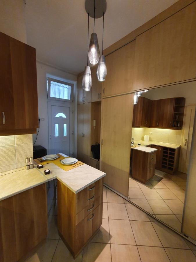 Boesix Apartman Budapest Esterno foto