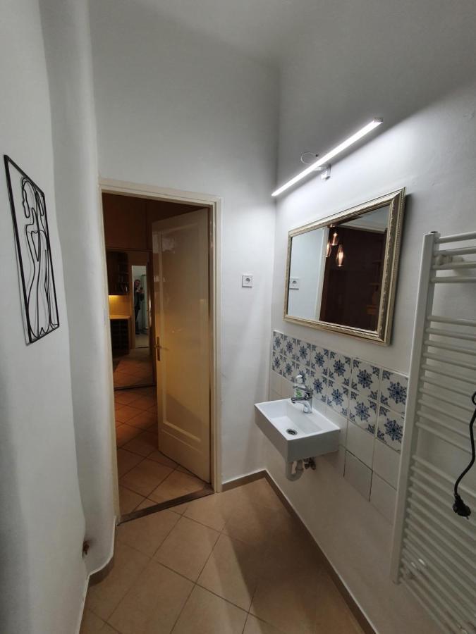 Boesix Apartman Budapest Esterno foto